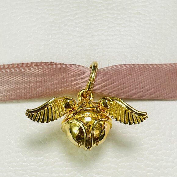 Pandora Harry Potter, Golden Snitch Pendant - Picture 6 of 8